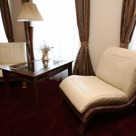 Siauliu Krasto Medziotoju Uzeiga Hotel Siauliai  Ngoại thất bức ảnh