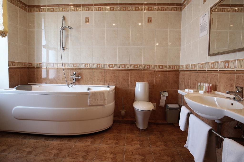 Siauliu Krasto Medziotoju Uzeiga Hotel Siauliai  Phòng bức ảnh